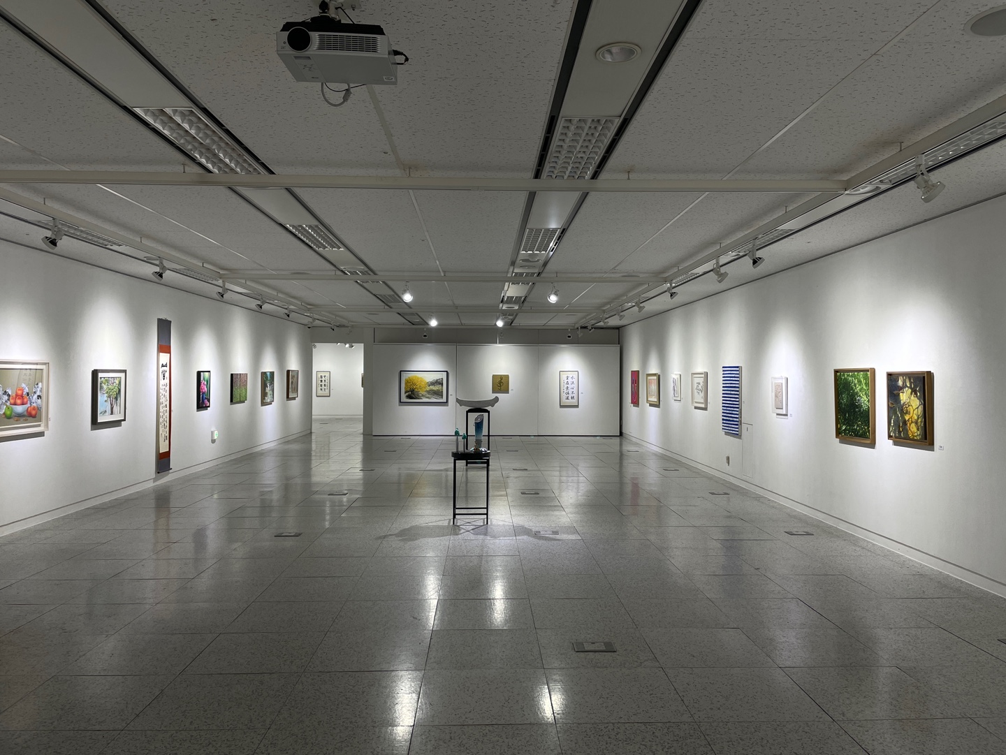 경민대학교, 경민현대미술관 지역작가 기획 크리스마스 소품전 2023년 1월 13일(금)까지 경민현대미술관에서 개최 사진